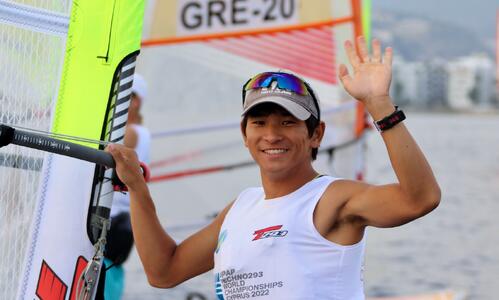 Η 1η μέρα του Παγκοσμίου Πρωταθλήματος Ιστιοσανίδας  thumb