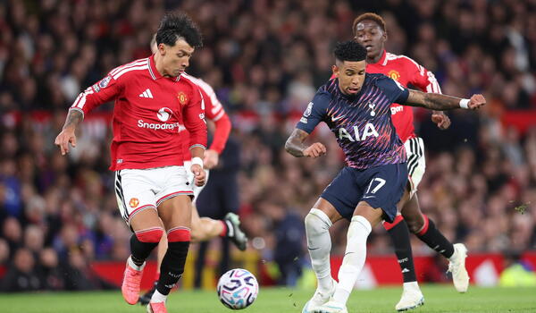Premier League:  «Χρυσό» βαθμό με 10 παίκτες η Τότεναμ στο «Ολντ Τράφορντ» image