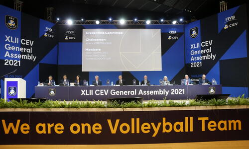 Η ΚΟΠΕ στη Γεν. Συνέλευση της CEV με συμμετοχή Δρ Κρασιά / Σ. Χριστοδούλου thumb