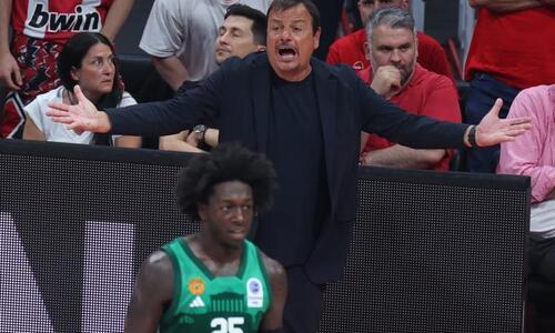 «Ο Τζόουνς έριξε μπουνιά στον Ναν στα αποδυτήρια!» (vid) thumb