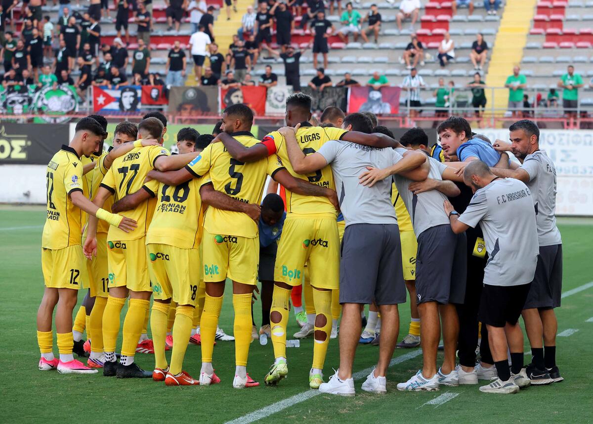 Σπάρτακος – Krasava ΕΝΥ 0-2: Επαγγελματική πρόκριση μέσα στη βροχή thumb