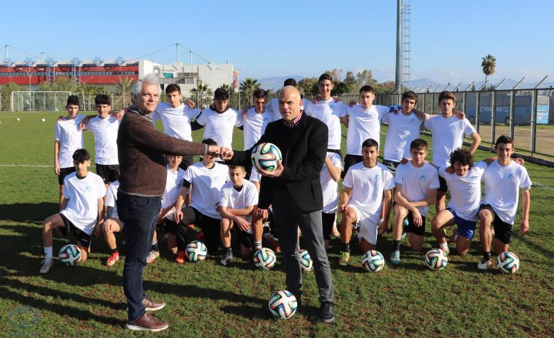 Μπάλες, φανέλες και εισιτήρια από την ΚΟΠ στα Αθλητικά Σχολεία thumb