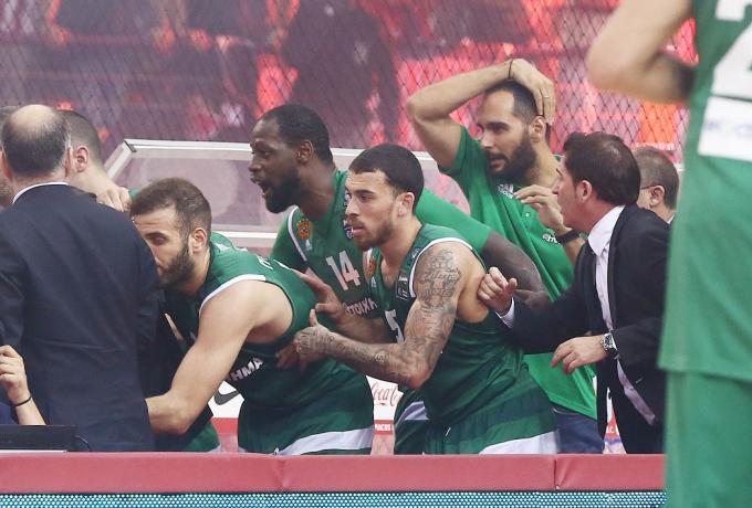 Τζέιμς: «Στο ΣΕΦ προσπαθούσαν να μας... σκοτώσουν»  thumb