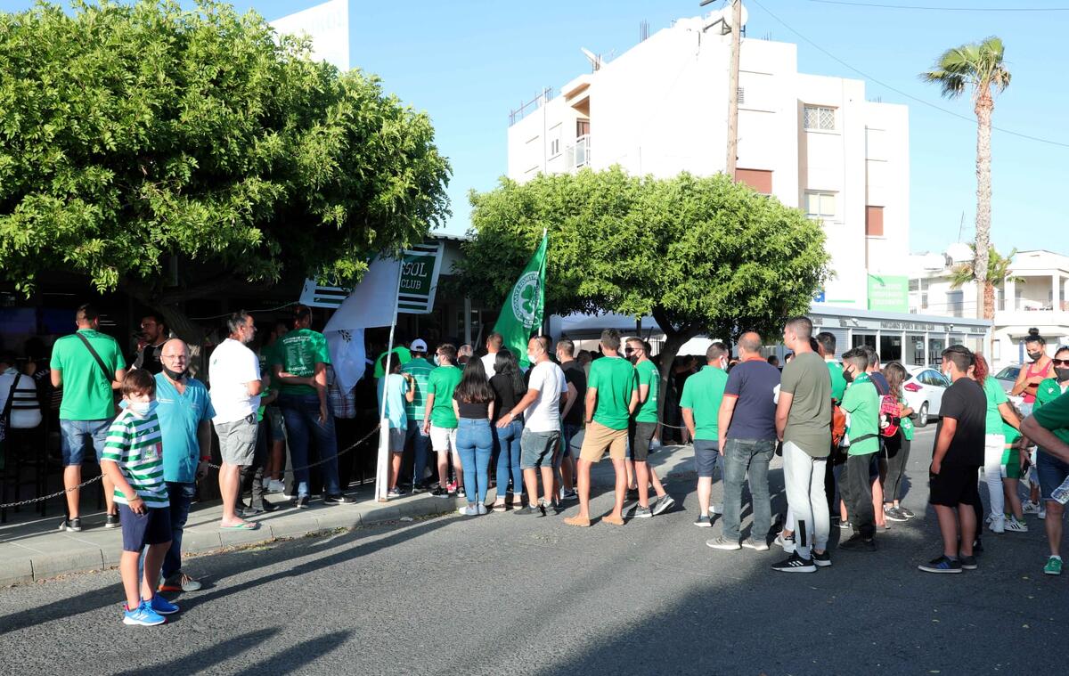Αιώνια πιστοί (στην Ομόνοια) και στη Λεμεσό thumb