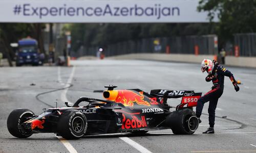Formula 1 Μπακού: Το ατύχημα του Φερστάπεν 4 γύρους πριν απ' τη νίκη thumb
