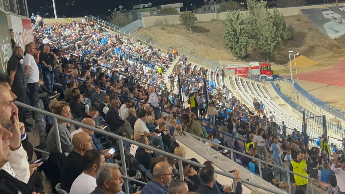 Στην κερκίδα ο Μουμί thumb