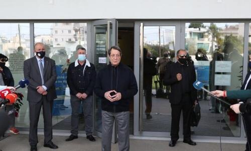 Εμβολιάστηκε και έστειλε μήνυμα ο Νίκος Αναστασιάδης thumb