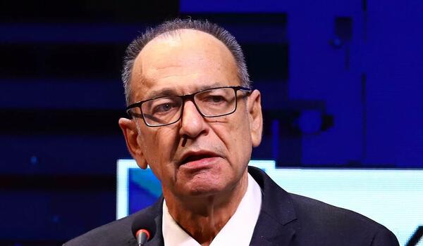 Η ΚOE τιμά τη μνήμη του Φοίβου Κωνσταντινίδη image