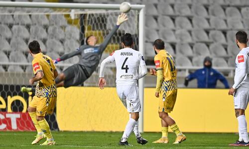 ΒΙΝΤΕΟ: Η νίκη-θρίλερ του ΑΠΟΕΛ επί του Ολυμπιακού thumb