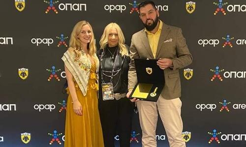 Αυτός δεν θα μπορούσε να λείπει από τα εγκαίνια της OPAP Arena! thumb