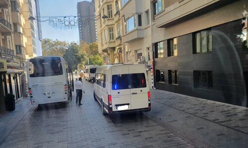 Εξονυχιστικός έλεγχος στο λεωφορείο, πήραν πανό!  thumb