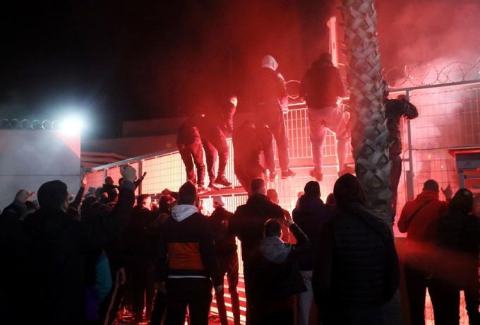 Πανικός στου Ρέντη, υποδοχή από χιλιάδες κόσμου! thumb