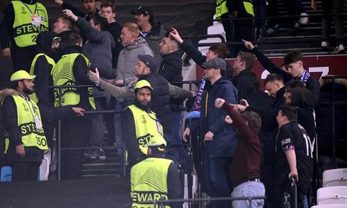 Οι προκλήσεις με τούρκικες σημαίες έφεραν τον αποκλεισμό τους   thumb