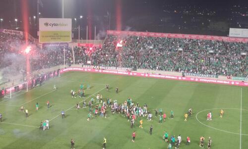 Τρομερό βίντεο ST: Το ξέσπασμα με το σφύριγμα της λήξης! thumb