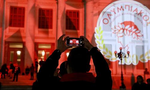 Η νύχτα μέρα στον Πειραιά για τα 100 χρόνια του Ολυμπιακού  thumb