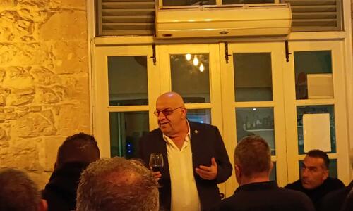 Κούμας: «Εμένα βάλλετε μου 24 ώρες το 24ώρο αντέχω, να στηρίξουμε την Εθνική» thumb
