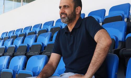 Αυτός είναι ο νεός εκπρόσωπος Τύπου της προσφυγικής ομάδας thumb
