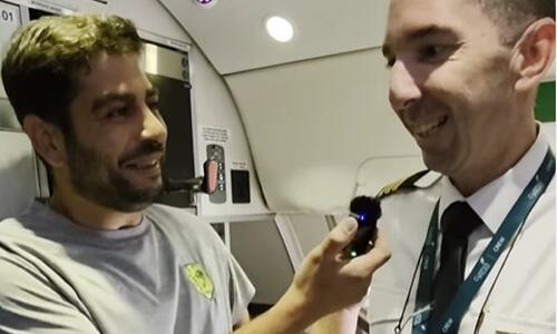 Βίντεο από την πτήση της ΑΕΚ με δηλώσεις του ΑΕΚτζή συγκυβερνήτη thumb