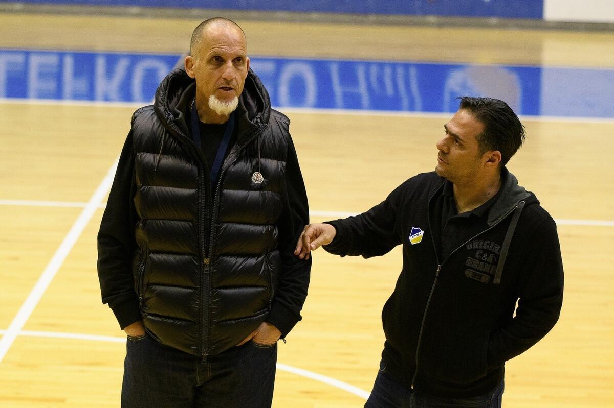 Διατεθειμένος να βάλει 1-2 εκατομμύρια στον ΑΠΟΕΛ! thumb