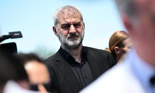 «Eίμαι μικρός μπροστά σου, να είσαι σίγουρη ότι πάλι εσένα θα ερωτευόμουν» thumb