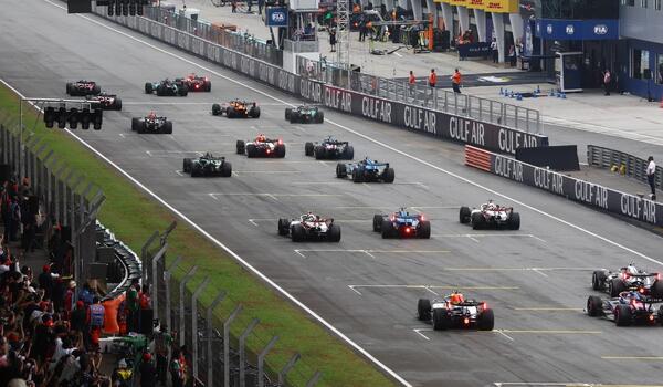 Η FIA έδωσε εξηγήσεις για το... χάος στο grand prix της Μαλαισίας image