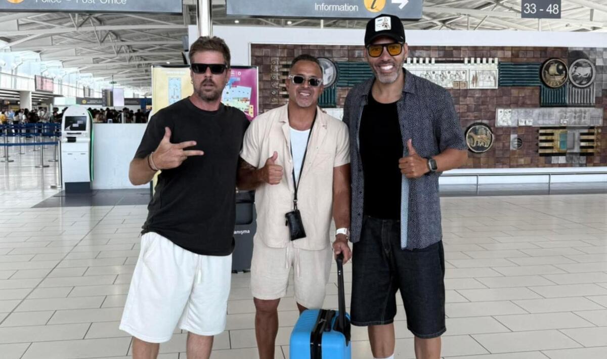 Στην Κύπρο ο Λουτσιάνο - Τον υποδέχθηκαν Σίμος και Μάριος (φωτογραφία) thumb