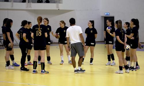 Χάντμπολ γυναικείο: Νίκες για ΑΟ Αραδίππου και Πανελλήνιο thumb