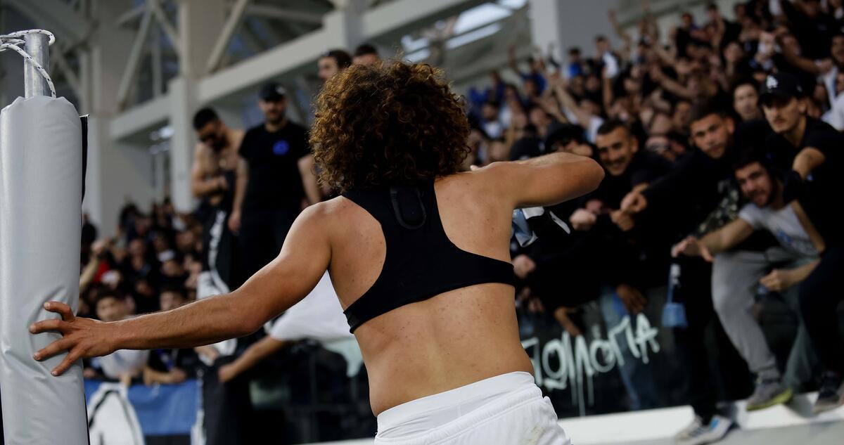 ΓΚΟΛ Ουάρντα: Η αγωνία, το γκολ και το ξέσπασμα βγαλμένα από την εξέδρα  thumb