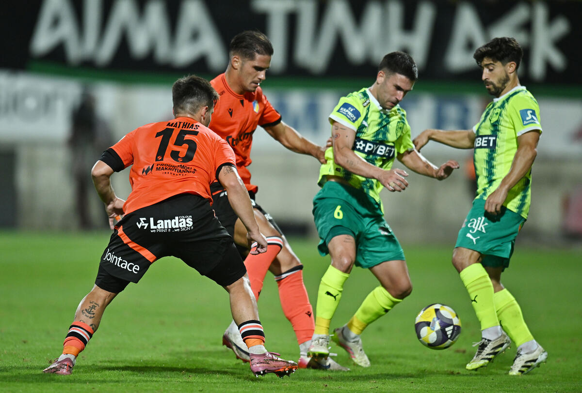ΑΕΚ - ΑΠΟΕΛ 1-1: Το 'Χ' φρέναρε και τους δύο thumb