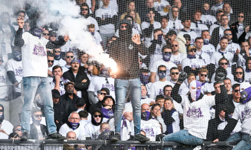 Διακοπή στο ντέρμπι της Αμβέρσας στο Βέλγιο! (pics) thumb