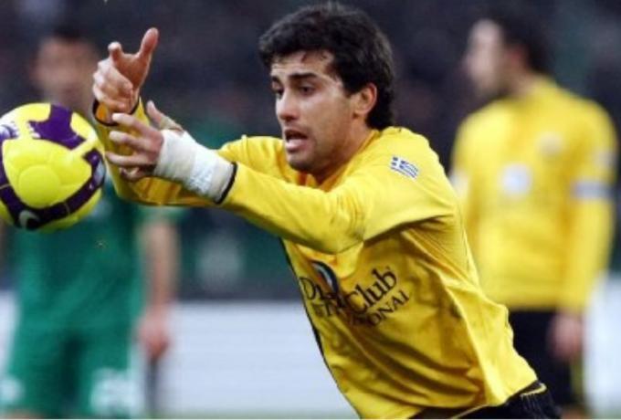 AEK Aθηνών: «Κρέμασε» τα ποδοσφαιρικά του παπούτσια ο Κάρλος  Αραούχο thumb