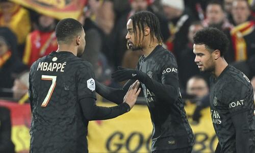 Λανς - Παρί 0-2: Ανέβηκε στο +8 και τρέχει μόνη της στη Ligue 1 thumb