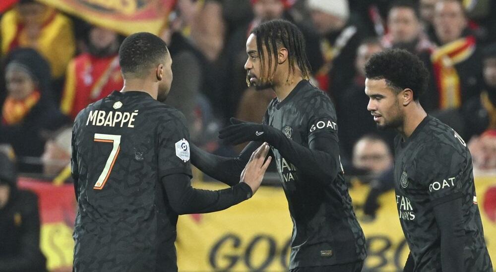 Λανς - Παρί 0-2: Ανέβηκε στο +8 και τρέχει μόνη της στη Ligue 1 thumb