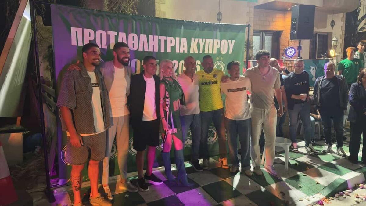Χαμός με Φαμπιάνο, Κυριακίδη και Χατζηγιοβάνη-«Σια λα, λα, λα» με την Μπάστα ο Μασούρας (ΒΙΝΤΕΟ) thumb