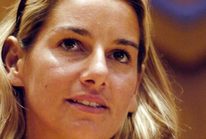 Η ΕΟΕ ετοιμάζεται να «βγάλει στη σέντρα» την Μπεκατώρου thumb