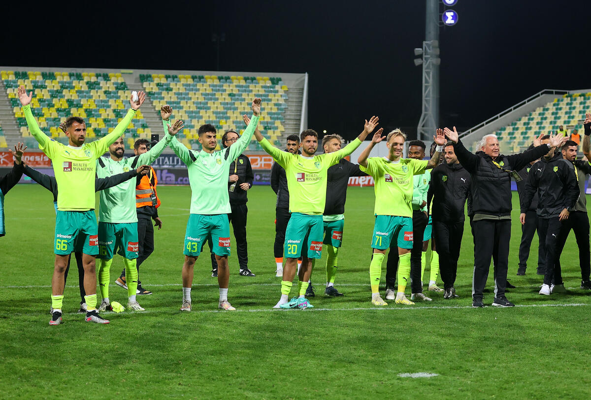 Συνεχίζει την αντεπίθεση! thumb