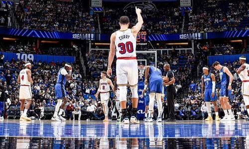 NBA: Μυθικός Κάρι, έβαλε 56 πόντους με 12 τρίποντα στο Ορλάντο thumb