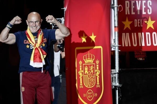 Ο Ντε Λα Φουέντε «αποθέωσε» Κουμπαρσί και Λαπόρτ image