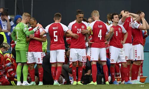 Η στιγμή που οι συμπαίκτες του προστάτευσαν τον Έρικσεν μετά την προτροπή του Ντιλέινι thumb