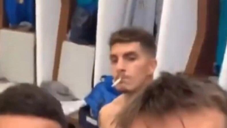 Ο Ντι Λορέντζο κάπνιζε στα αποδυτήρια κατά την διάρκεια των πανηγυρισμών (vid) thumb