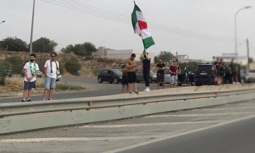 Στον αυτοκινητόδρομο οι Ομονοιάτες (pics) thumb