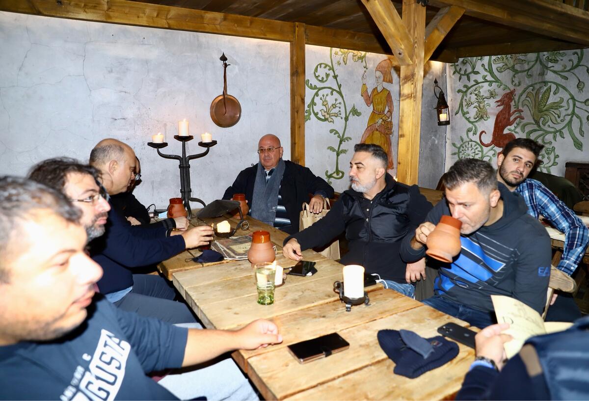 Γεύμα στα ΜΜΕ λίγες ώρες πριν το ματς (pics) thumb