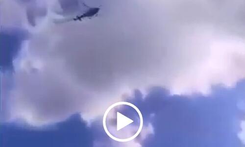 Βίντεο... σοκ: Οπαδός ρίχνει φωτοβολίδα προς το ελικόπτερο της Αστυνομίας! thumb