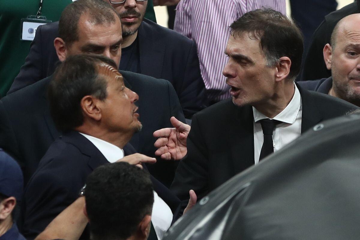 Ένταση μεταξύ Αταμάν και Μπαρτζώκα στο φινάλε του ντέρμπι thumb