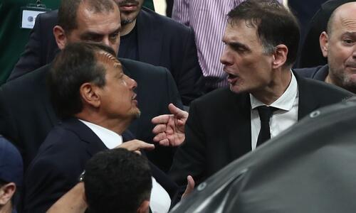 Ένταση μεταξύ Αταμάν και Μπαρτζώκα στο φινάλε του ντέρμπι thumb