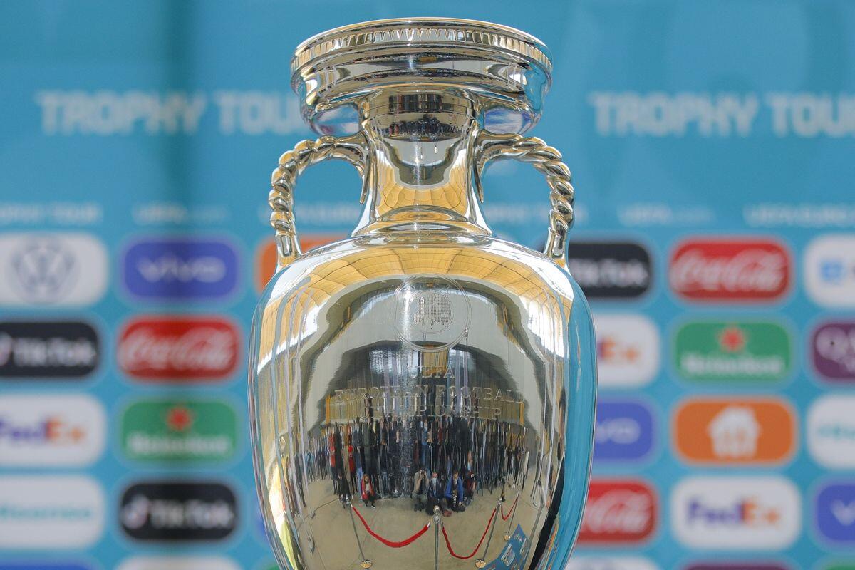 H UEFA αποκάλυψε το logo για το 2024 και έστειλε μήνυμα υπέρ της διαφορετικότητας thumb