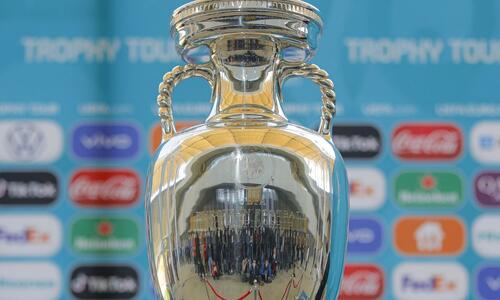 H UEFA αποκάλυψε το logo για το 2024 και έστειλε μήνυμα υπέρ της διαφορετικότητας thumb