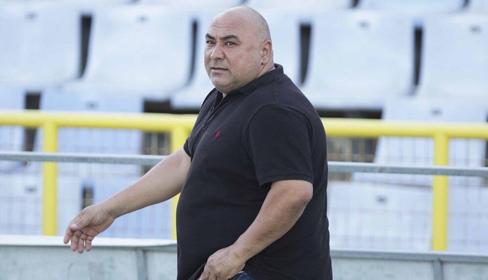 «Σε ένα γήπεδο που είναι σαν μάντρα, δίπλα από τις αγελάδες και τα γουρούνια» thumb