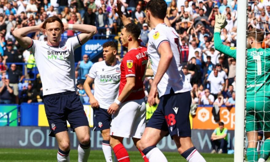 Μπόλτον και Μπάρνσλεϊ θα λύσουν τις διαφορές τους στον επαναληπτικό! thumb