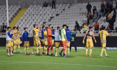 Η «ΑΡΕΝΑ» τον εκτοξεύει… thumb